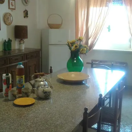 Nyaraló Felice *