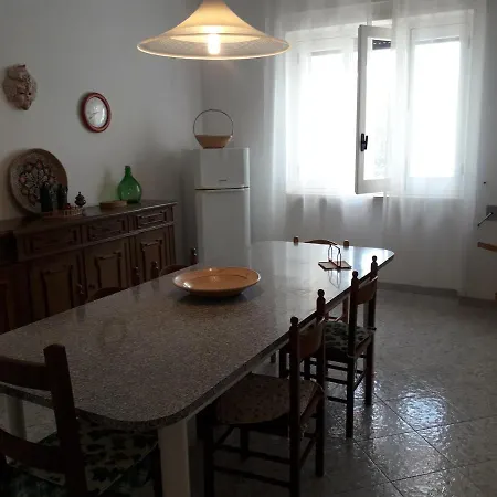 Nyaraló Felice *